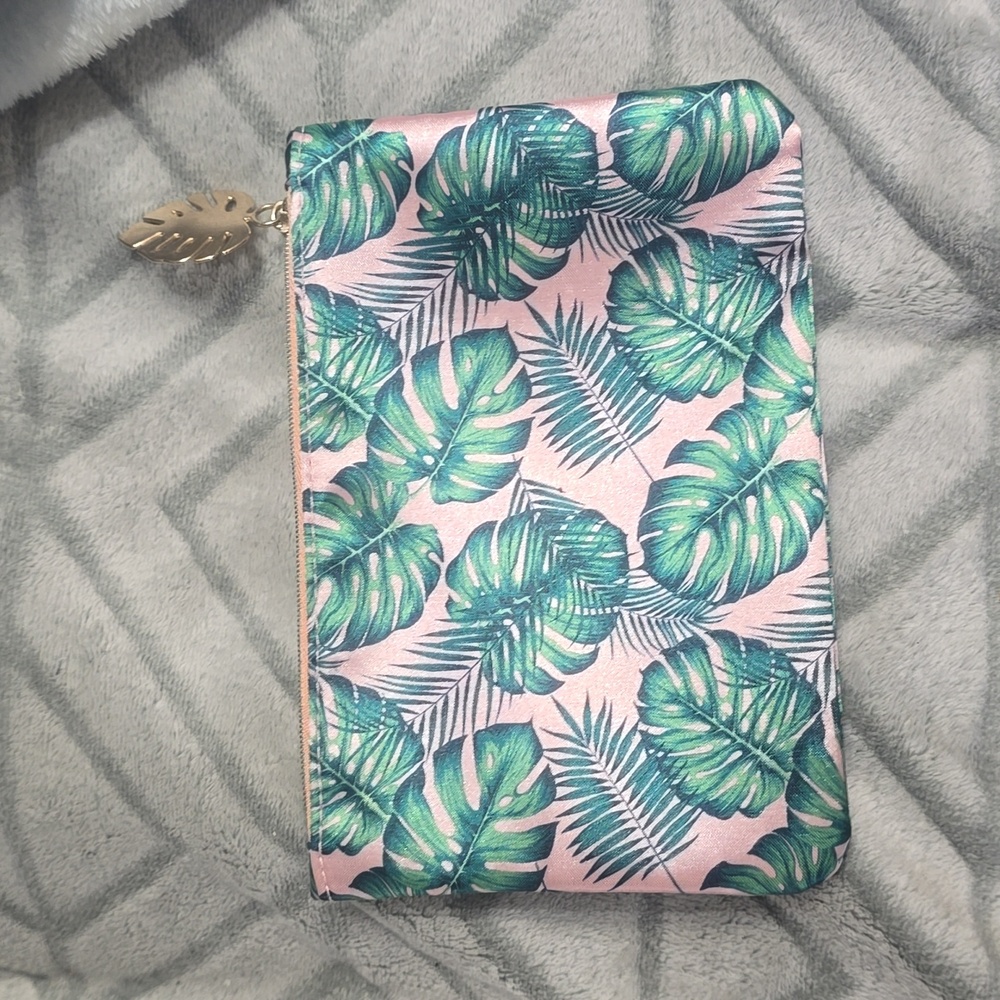 IPSY bag- small